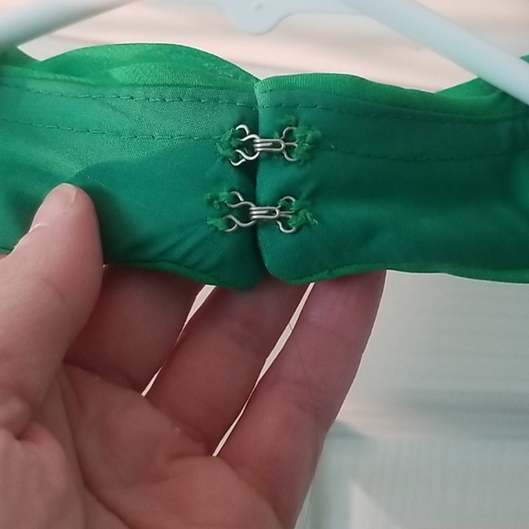 Green Formal Gown - Picture 2 of 4